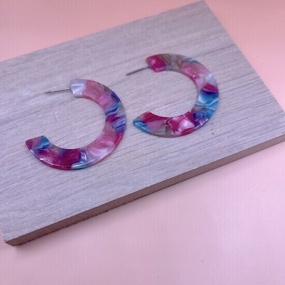 5/$25 RESIN HOOP EARRINGS - Picture 3 of 4